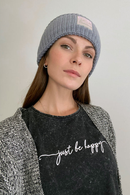 Camiseta Casual Just Be Happy - Modelo Leticia Arroyo