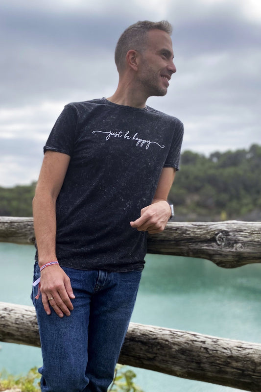 Just Be Happy - Camiseta Casual Unisex